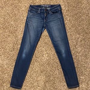 American Eagle size 8 super stretch jeans.